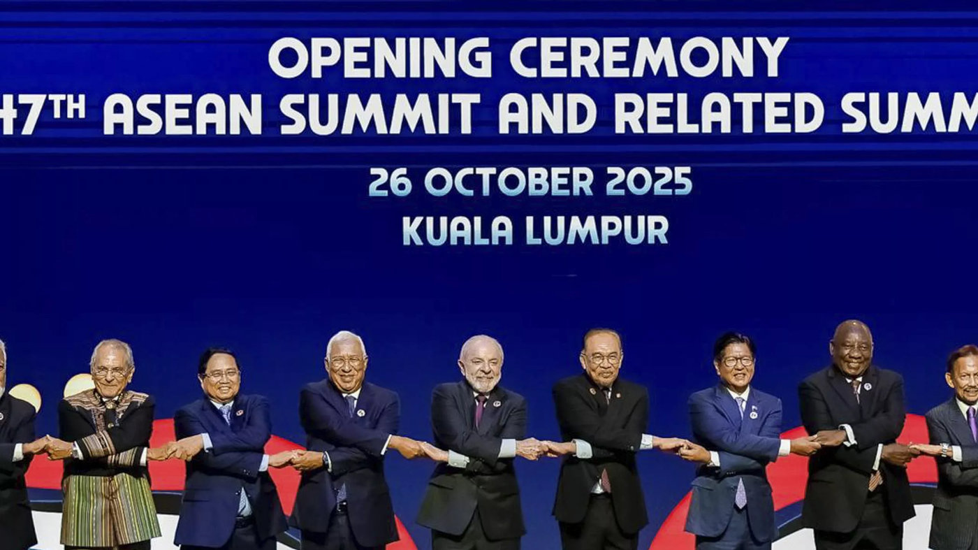 Primeira participação de um presidente brasileiro na Cúpula da ASEAN.