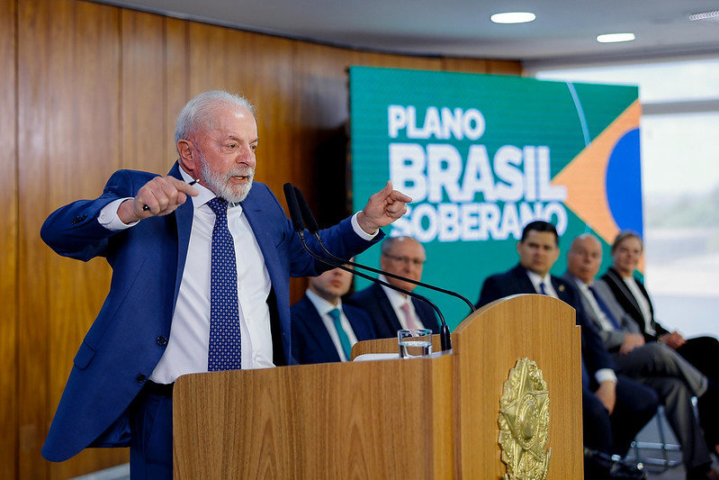 Lula discursa no lançamento do "Plano Brasil Soberano", que detalha as medidas do governo brasileiro em resposta às tarifas americanas.