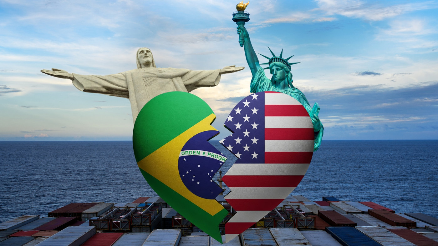 Imagem simbólica que retrata a relação comercial e diplomática entre Brasil e Estados Unidos, com um coração dividido nas bandeiras dos dois países sobre navio de contêineres, e ao fundo os monumentos icônicos Cristo Redentor e Estátua da Liberdade.